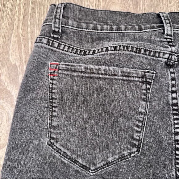 BDG Women’s black Embroidered Mid-Rise Twig Ankle Jeans - Picture 6 of 12